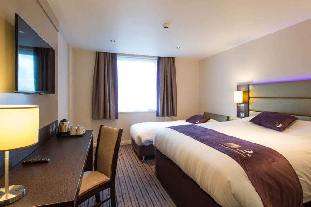 Premier Inn Данфермлін Номер фото