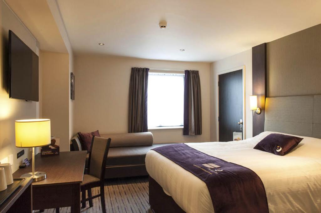 Premier Inn Данфермлін Номер фото