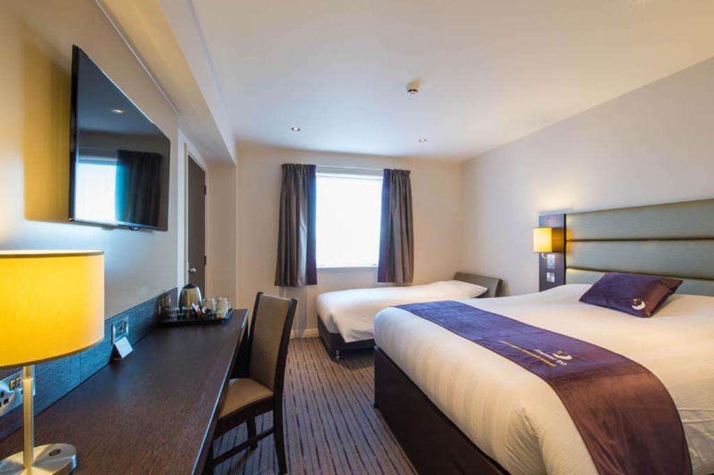 Premier Inn Данфермлін Номер фото